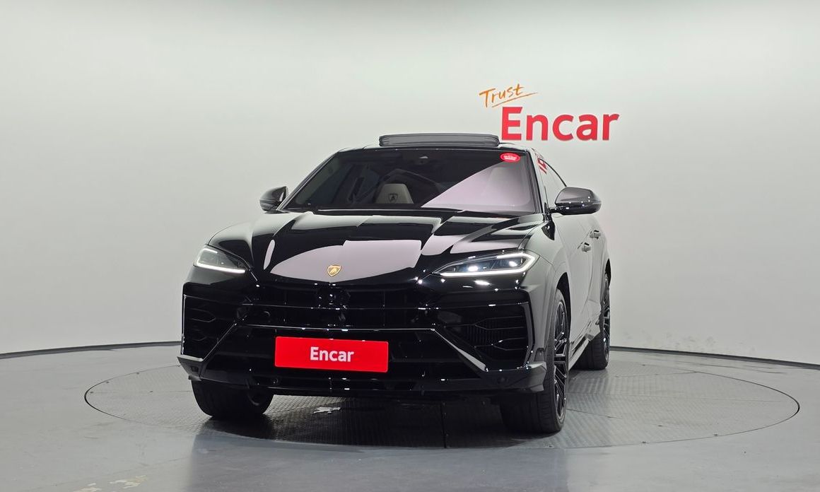 Lamborghini Urus 4.0 V8 SE, 2025