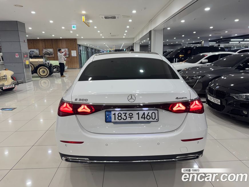 Mercedes-Benz E-Class E300 4MATIC Exclusive, 2024