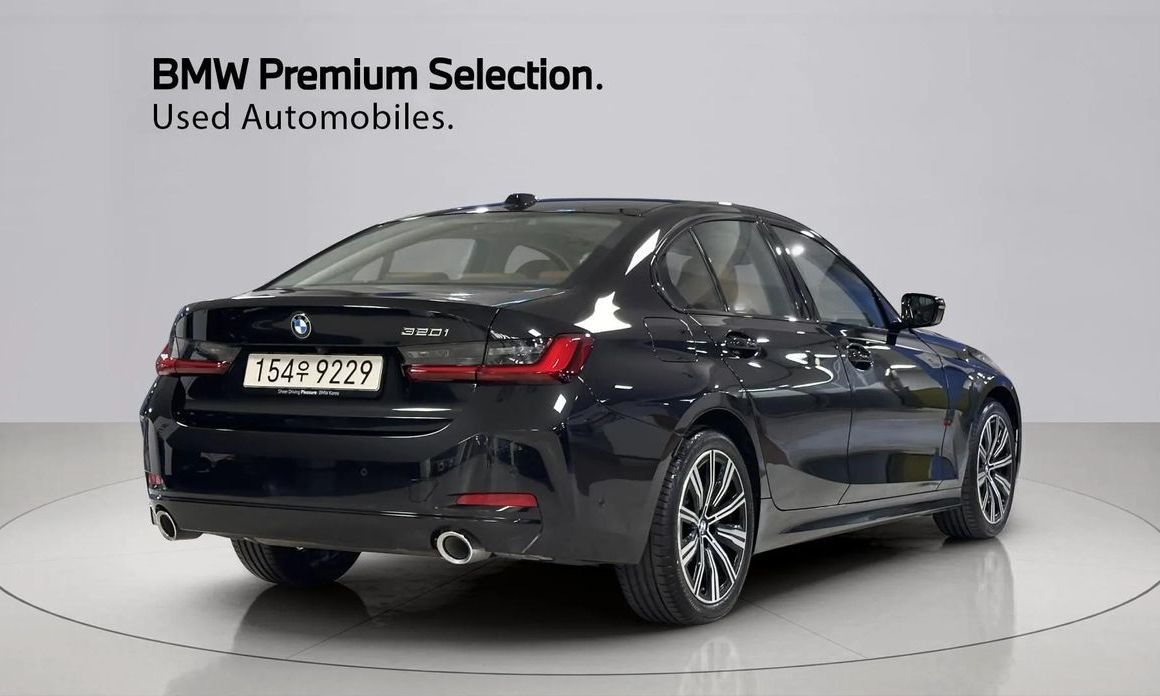 BMW 3-Series 320i, 2025