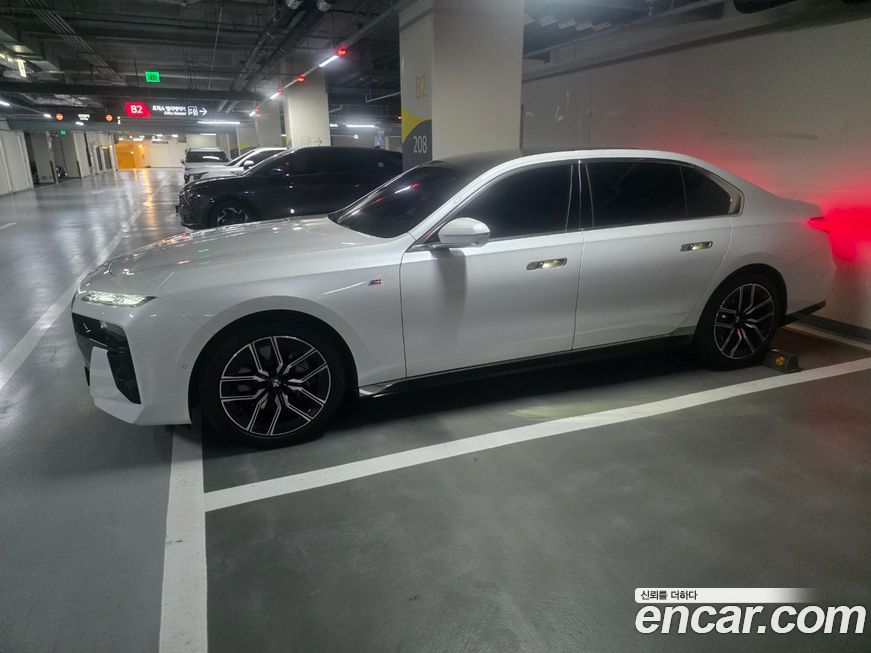 BMW 7-Series 740i xDrive M Sport, 2025