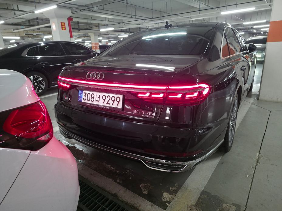Audi A8 60 TFSI Quattro LWB, 2021