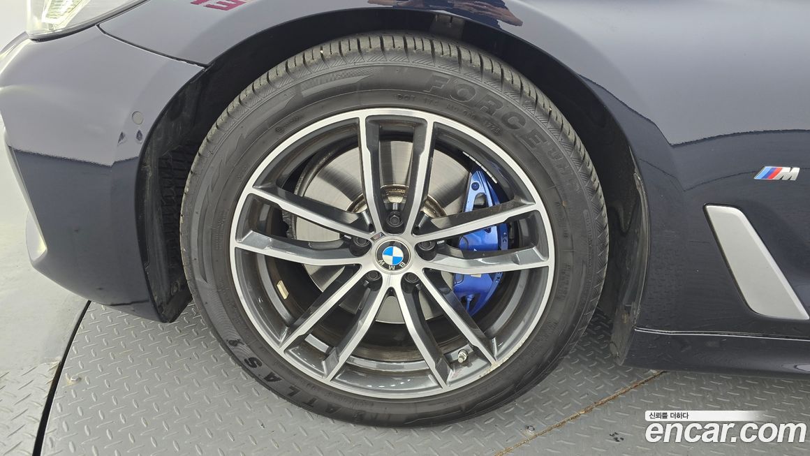 BMW 5-Series 520i M Sport, 2023