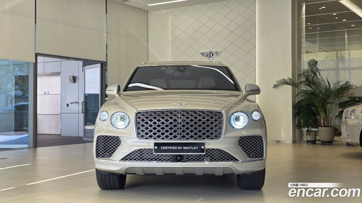 Bentley Bentayga 4.0 V8 EWB Mulliner, 2025