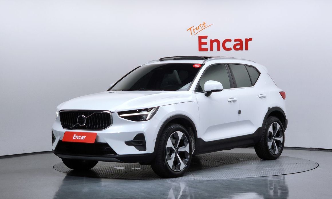 Volvo XC40 B4 Ultimate Bright, 2024