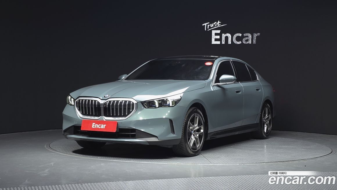 BMW 5-Series 530i xDrive, 2024