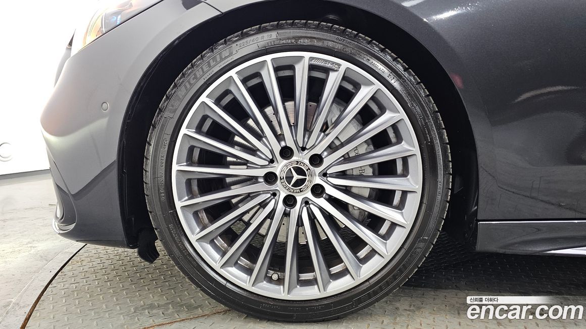 Mercedes-Benz C-Class C300 4MATIC AMG Line, 2023