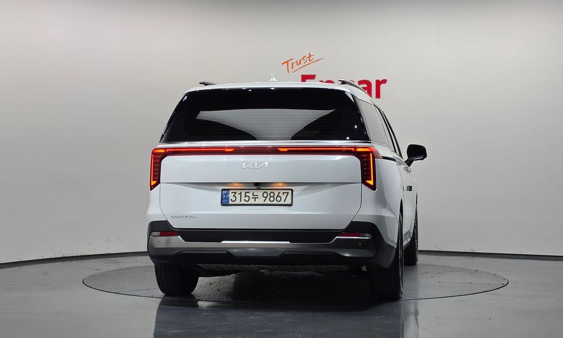 Kia Carnival 7-Seater Signature, 2024