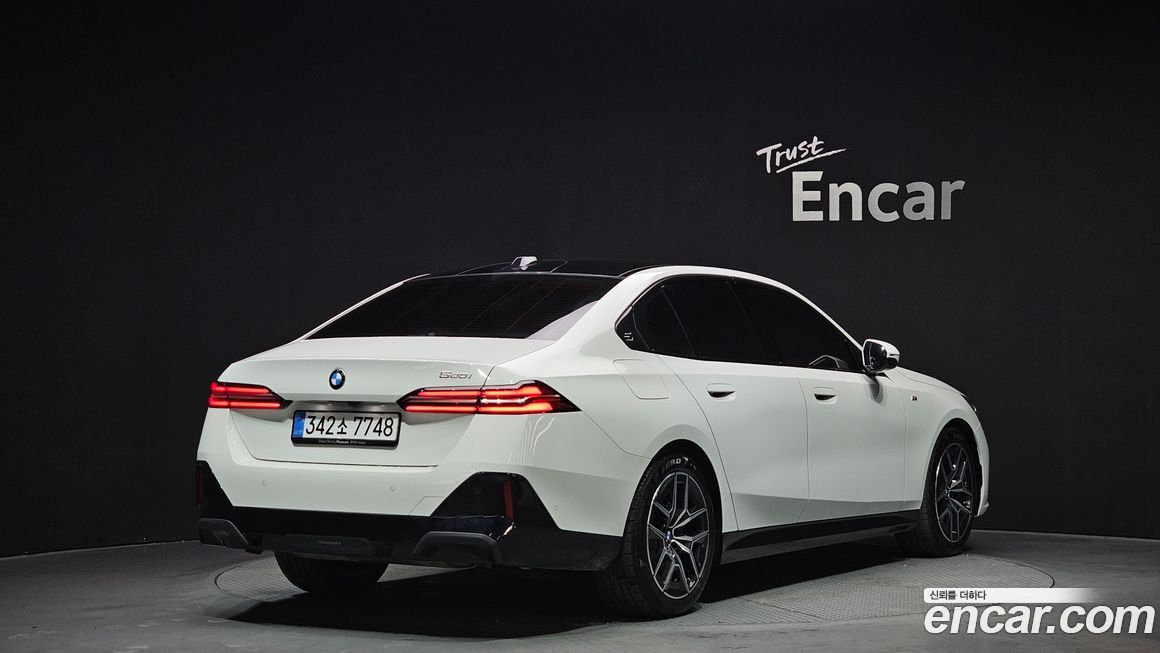 BMW 5-Series 520i M Sport, 2025