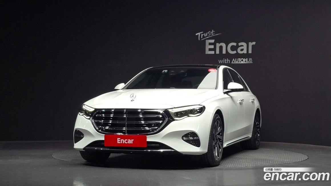 Mercedes-Benz E-Class E300 4MATIC Exclusive, 2025