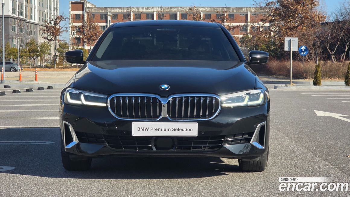 BMW 5-Series 530i xDrive Luxury, 2023