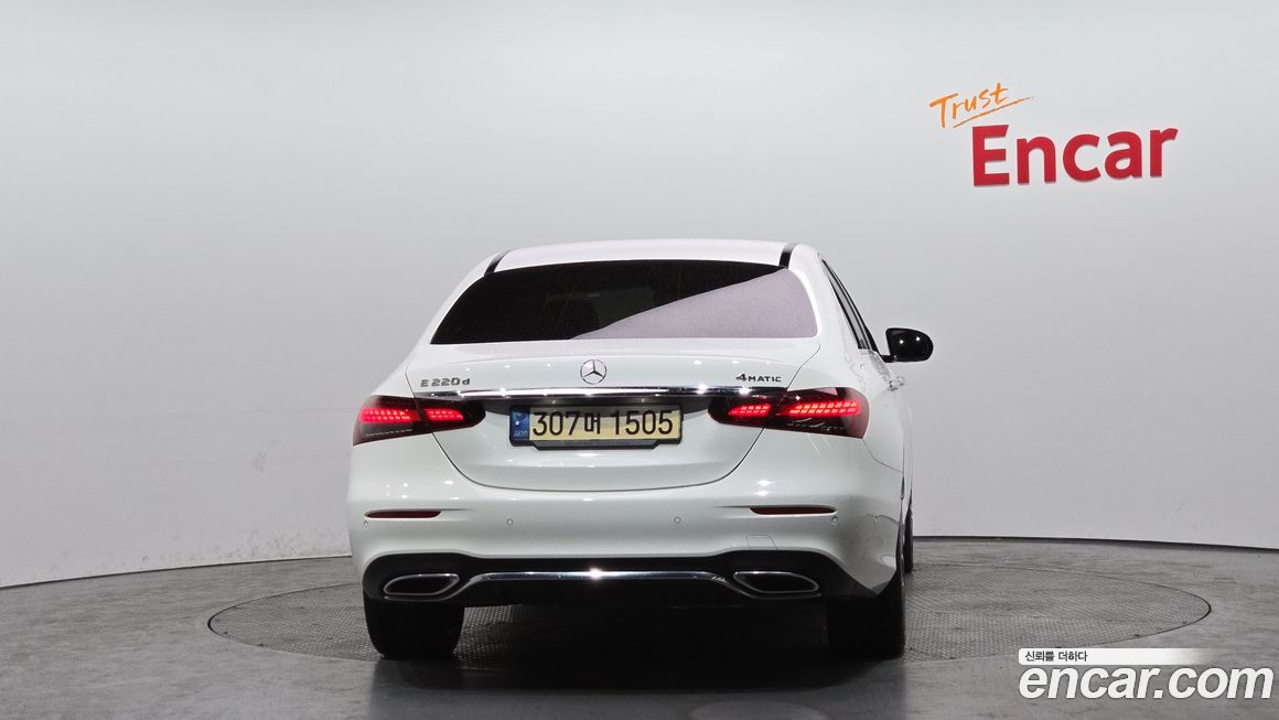 Mercedes-Benz E-Class E220d 4MATIC AMG Line, 2022