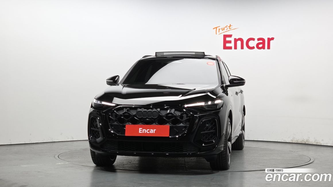 Audi Q5 40 TDI Quattro S Line Black Edition, 2025