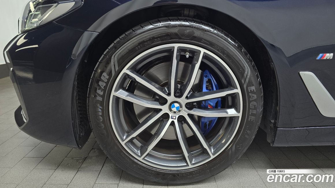 BMW 5-Series 520i M Sport, 2023