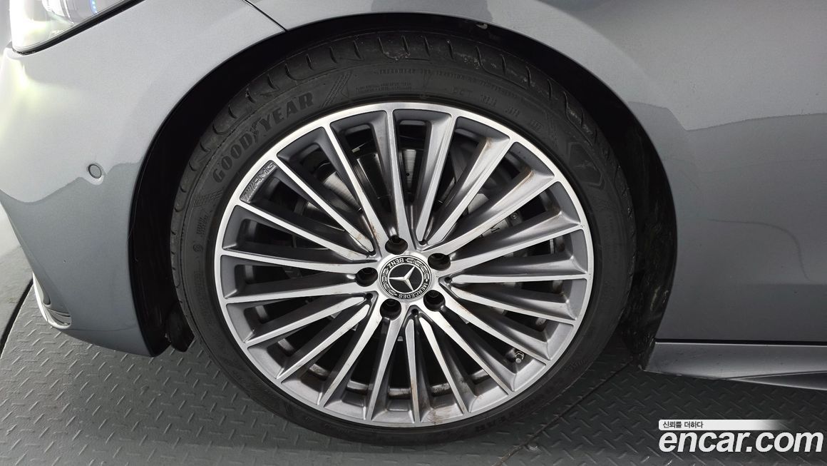 Mercedes-Benz C-Class C300 4MATIC AMG Line, 2023