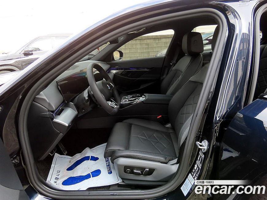 BMW 5-Series 530i xDrive M Sport, 2025