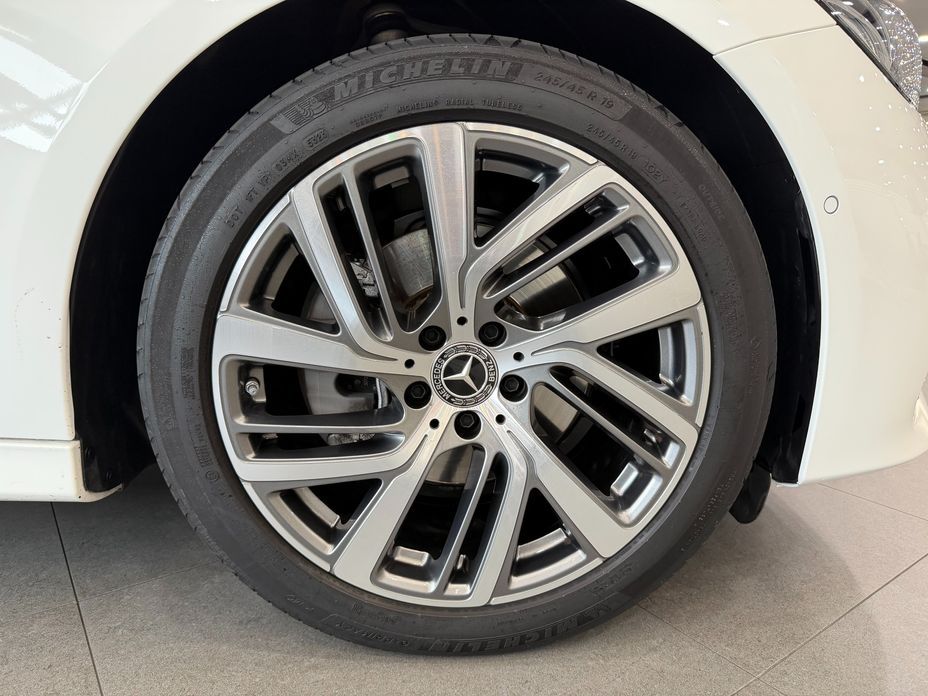 Mercedes-Benz E-Class E220d 4MATIC Exclusive, 2024