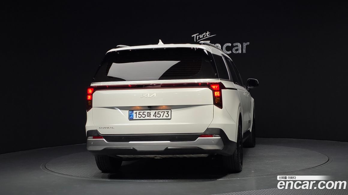 Kia Carnival 9-Seater Prestige, 2024