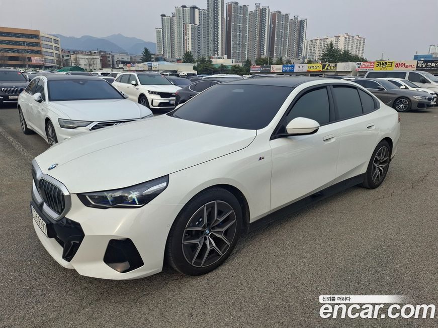 BMW 5-Series 523d M Sport, 2025