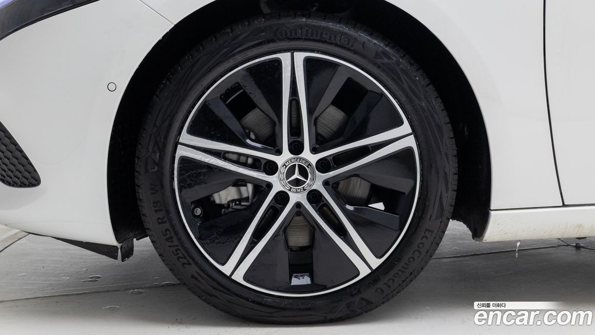 Mercedes-Benz A-Class A220 Sedan, 2026