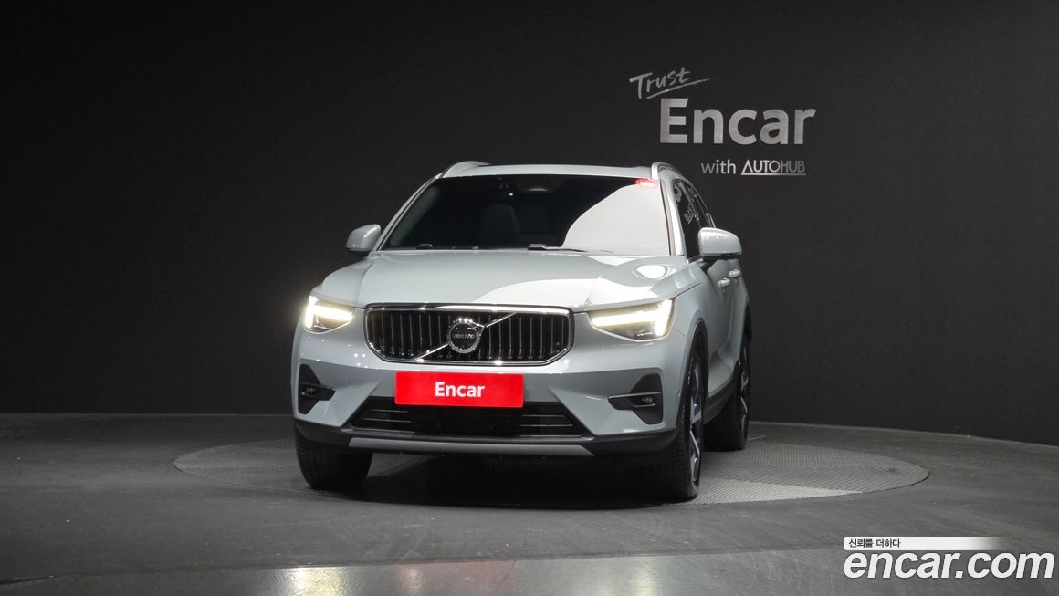 Volvo XC40 B4 Ultra Bright, 2025