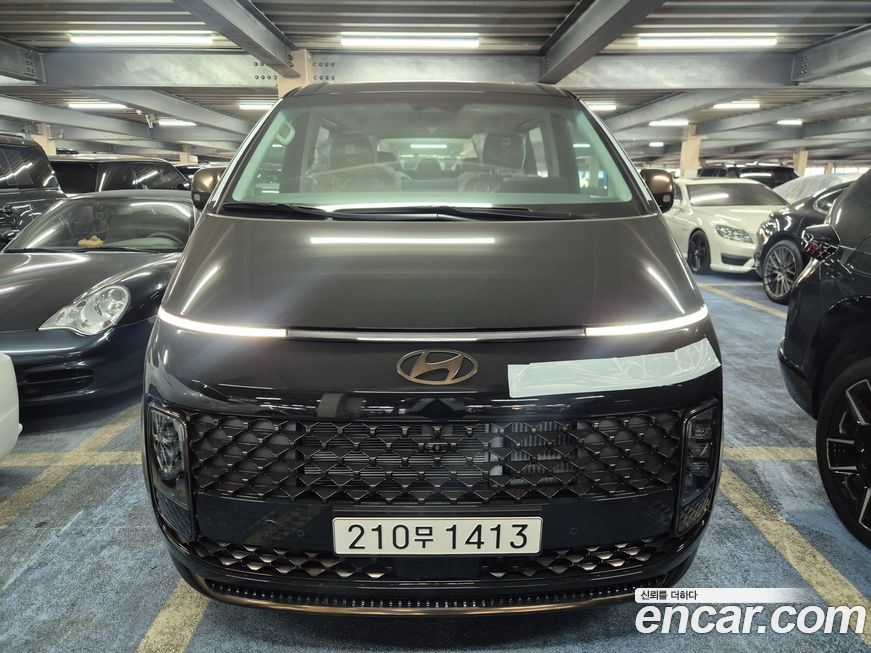 Hyundai Staria 4WD Lounge 7-Seater, 2025