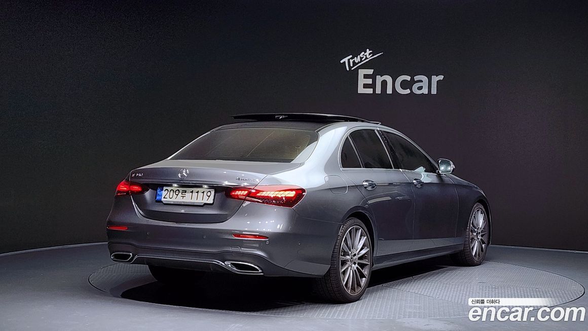 Mercedes-Benz E-Class E350 4MATIC AMG Line, 2022