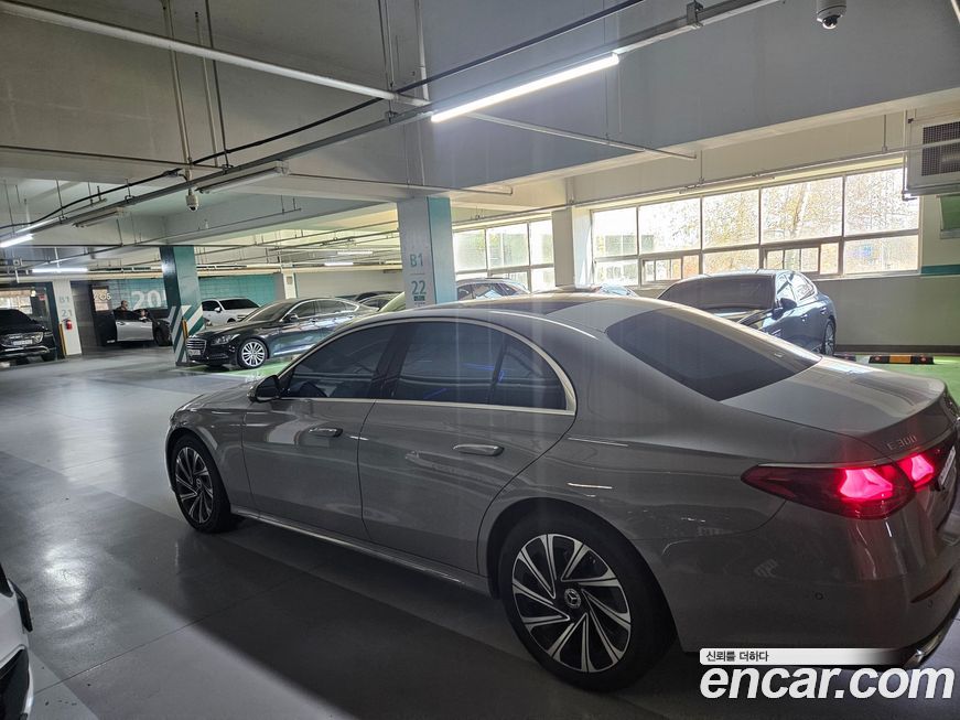 Mercedes-Benz E-Class E300 4MATIC Exclusive, 2024