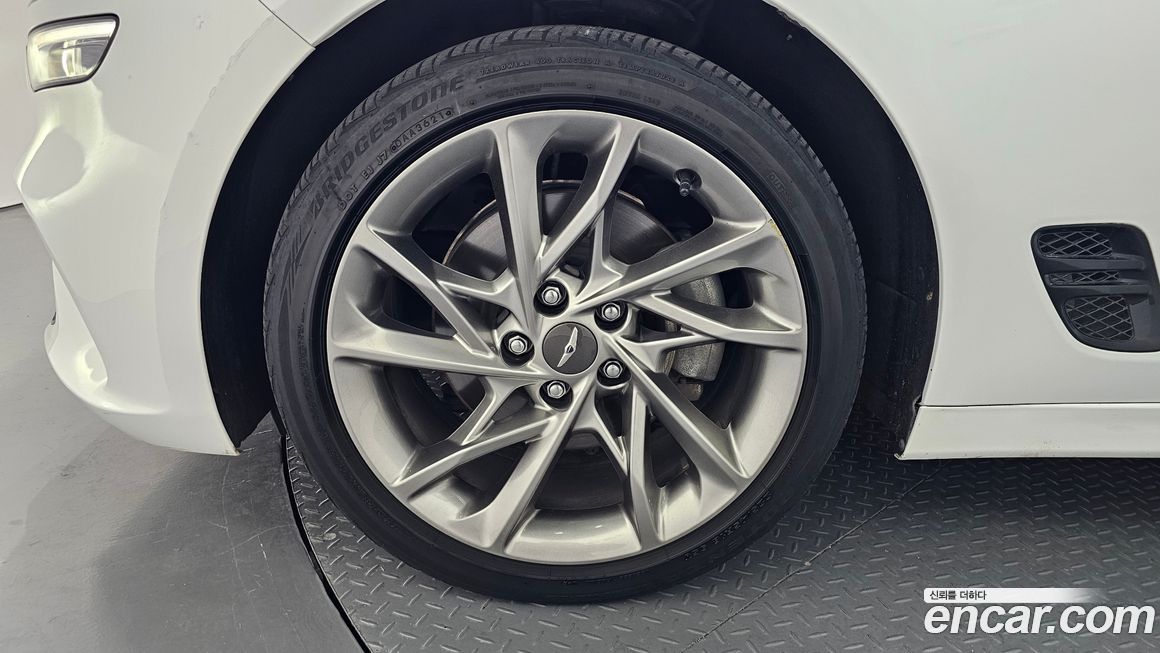 Genesis G70 Gasoline 2.0T 4WD, 2022