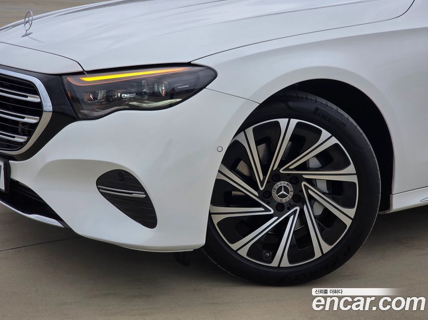 Mercedes-Benz E-Class E300 4MATIC Exclusive, 2024