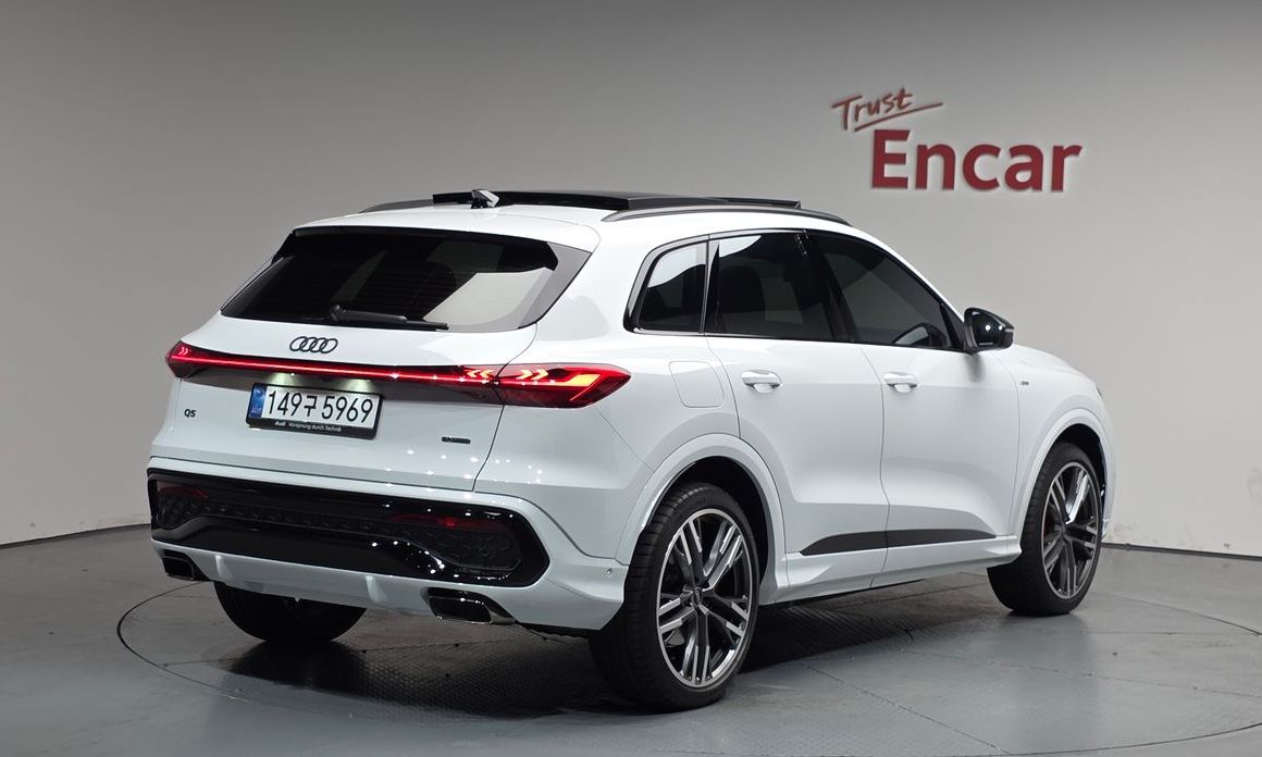 Audi Q5 45 TFSI Quattro S Line Black Ediiton, 2025