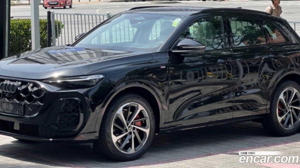 Audi Q5 40 TDI Quattro S Line Black Edition, 2025