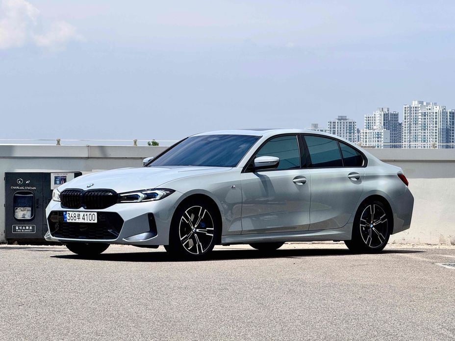 BMW 3-Series 320i M Sport, 2024
