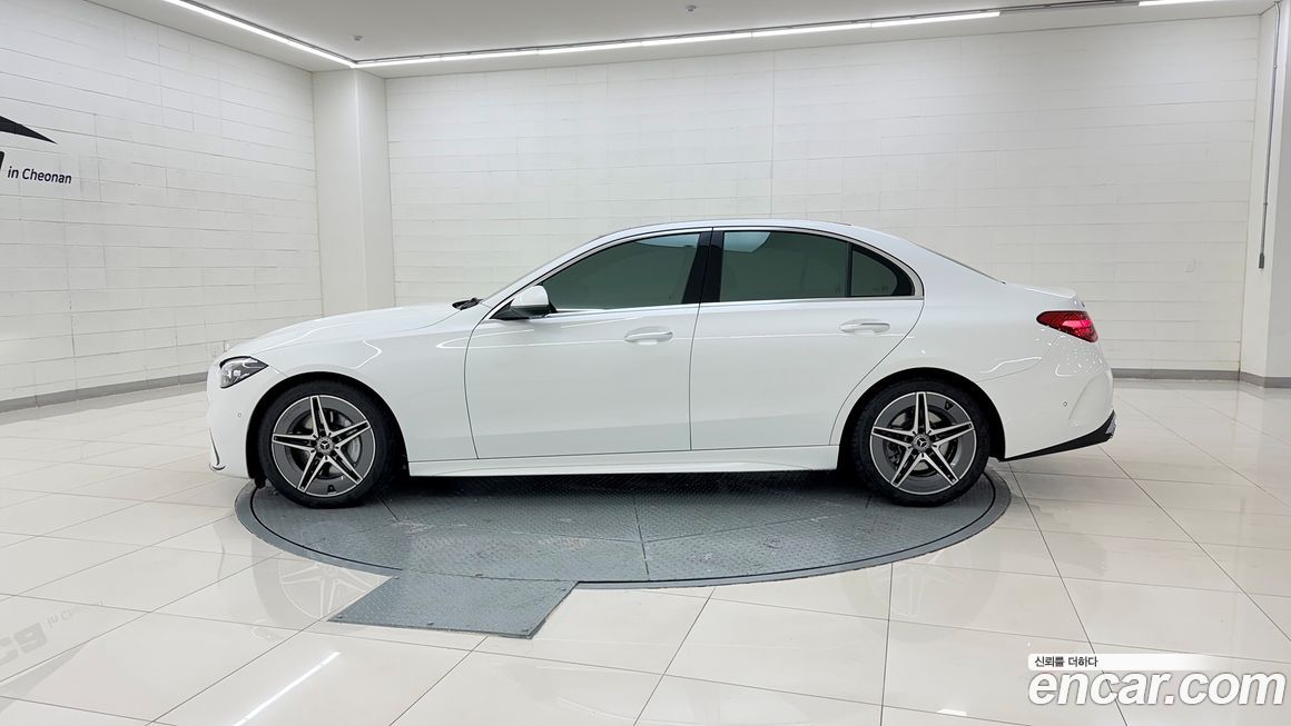 Mercedes-Benz C-Class C200 AMG Line, 2025