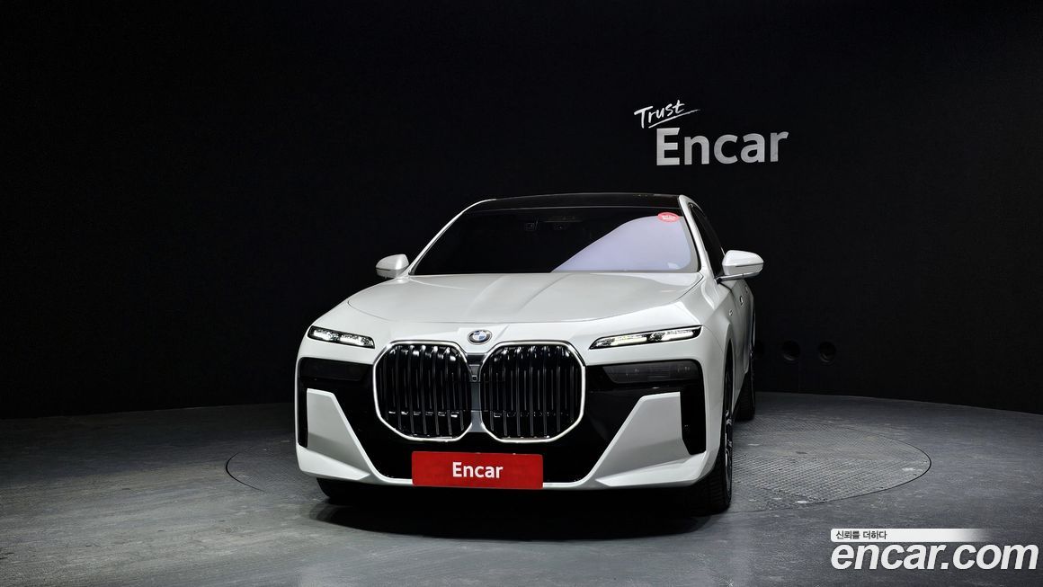 BMW 7-Series 740i xDrive M Sport, 2025