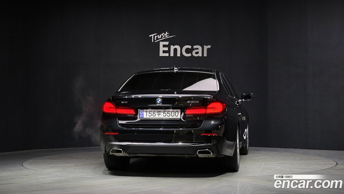 BMW 5-Series 530i xDrive Luxury, 2023