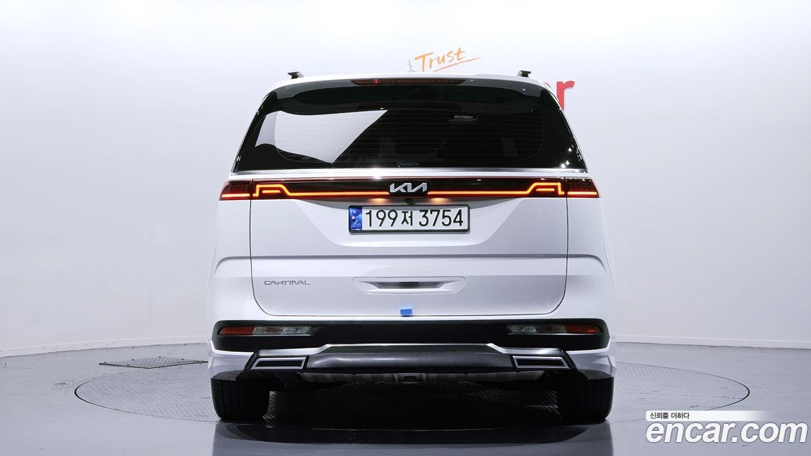 Kia Carnival 7-Seater Signature, 2023