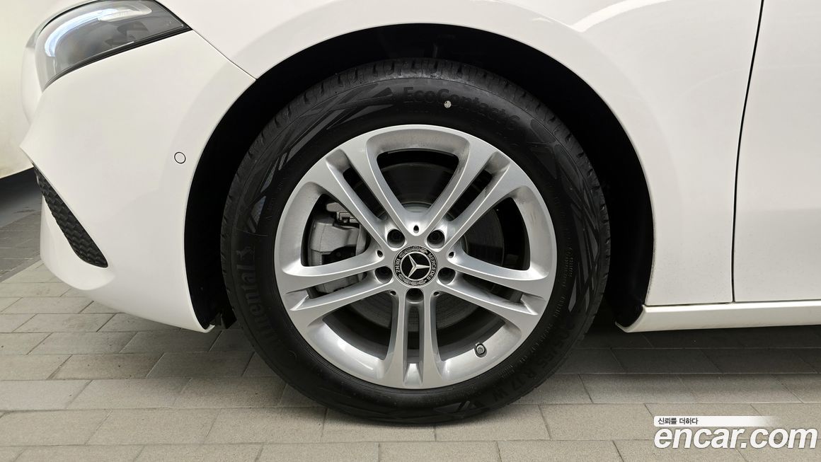 Mercedes-Benz A-Class A220 Hatchback, 2025