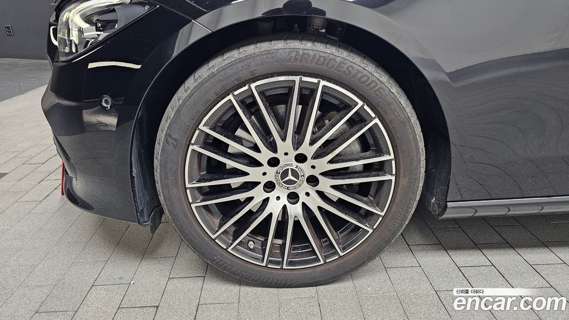 Mercedes-Benz C-Class C300 4MATIC Avantgarde, 2024