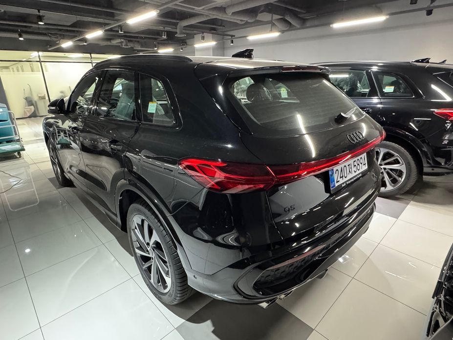 Audi Q5 40 TDI Quattro S Line Black Edition, 2025