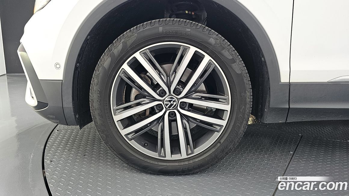 Volkswagen Tiguan 2.0 TSI Prestige, 2023
