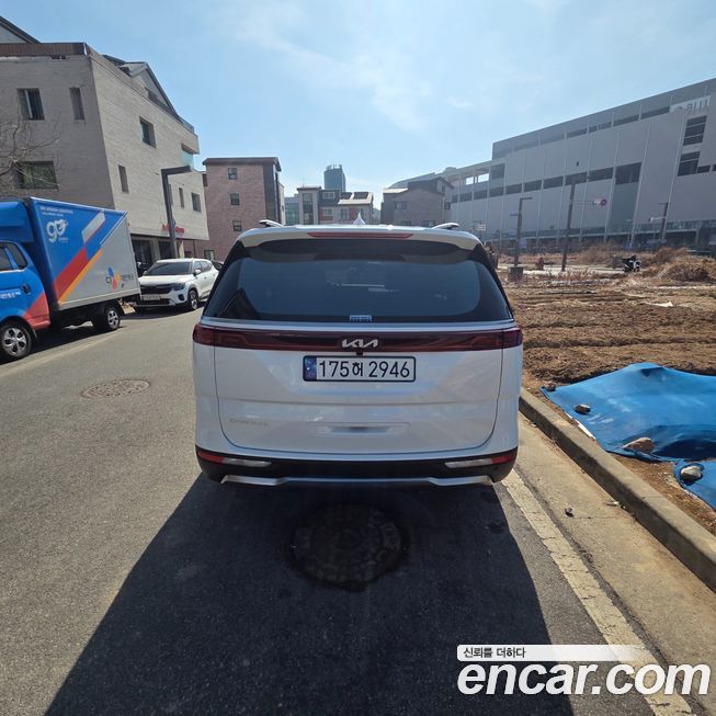 Kia Carnival 9-Seater Signature, 2023