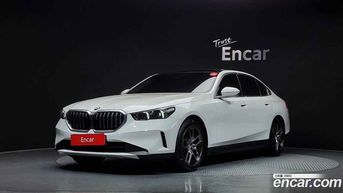 BMW 5-Series 520i, 2025