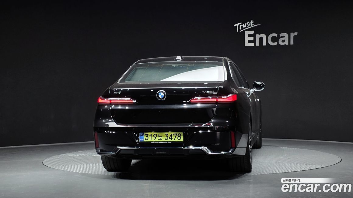 BMW 7-Series 740i xDrive M Sport, 2025