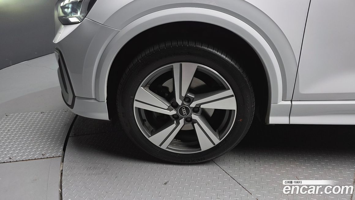 Audi Q2 35 TDI Premium, 2023