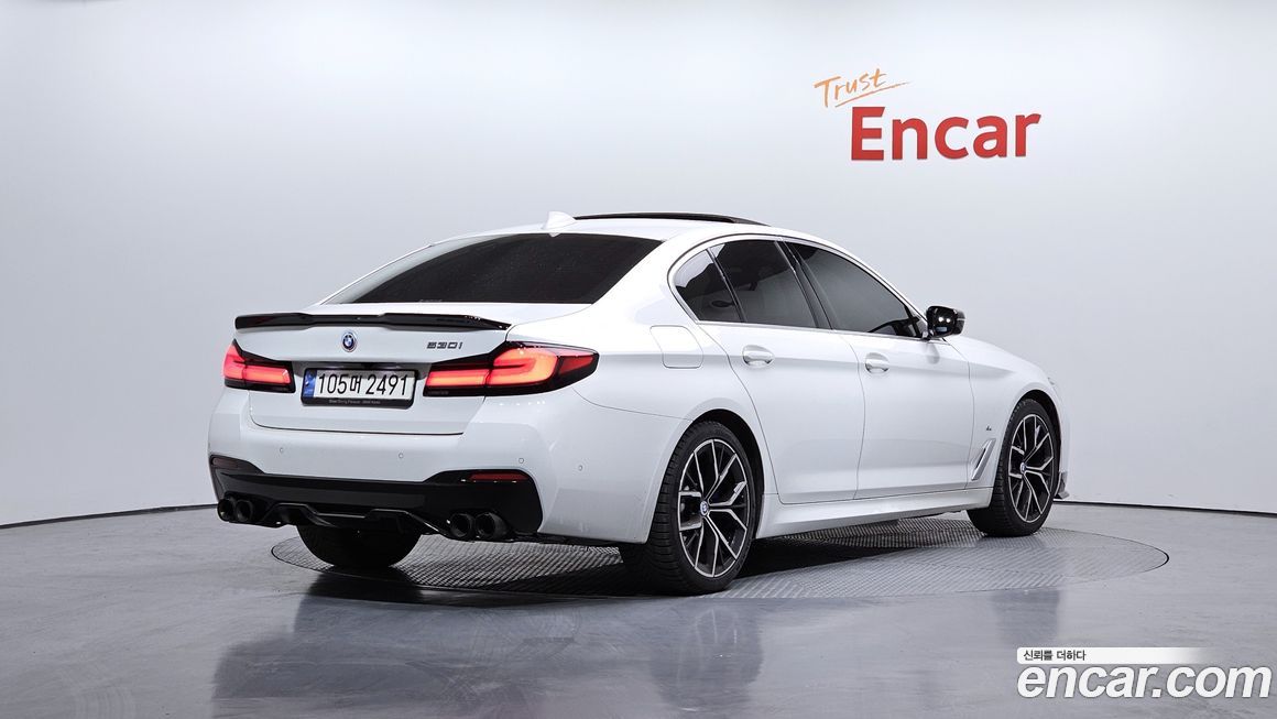 BMW 5-Series 530i M Sport Package, 2023