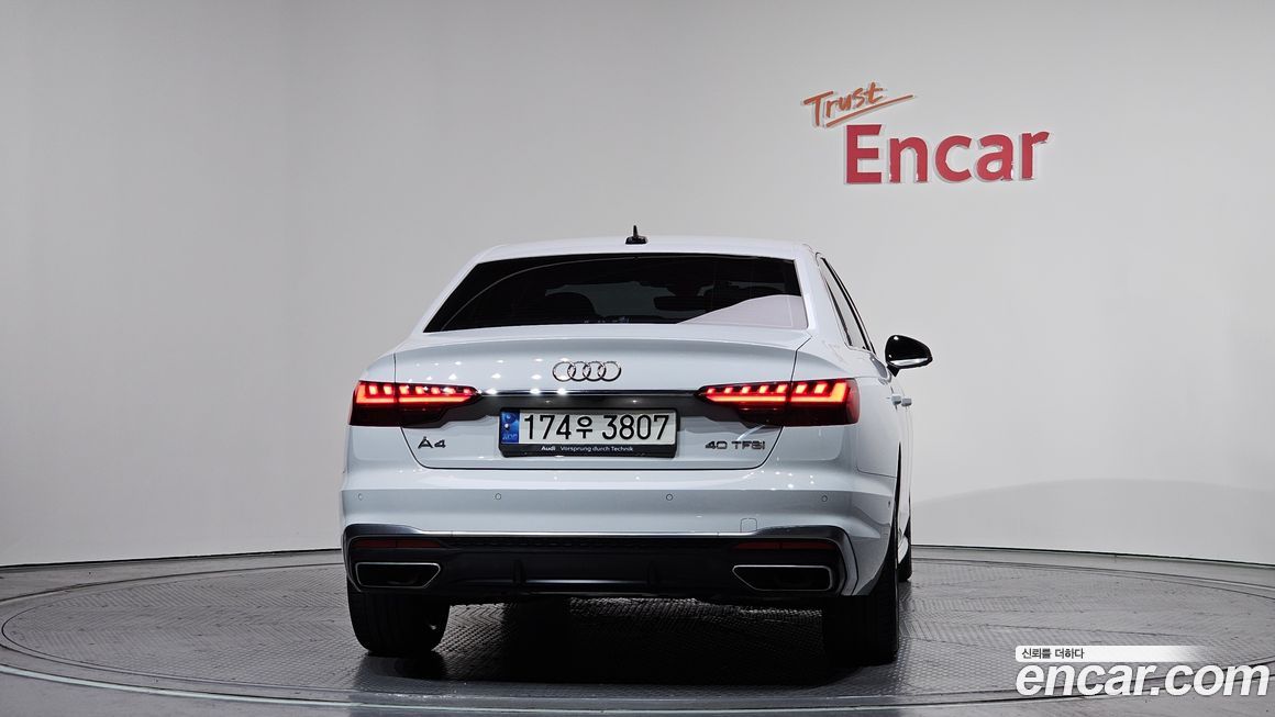 Audi A4 40 TFSI Premium, 2023
