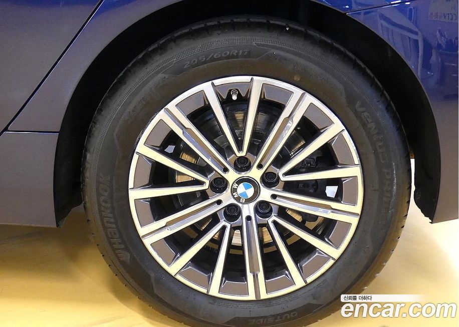 BMW 2-Series 218d Luxury, 2025