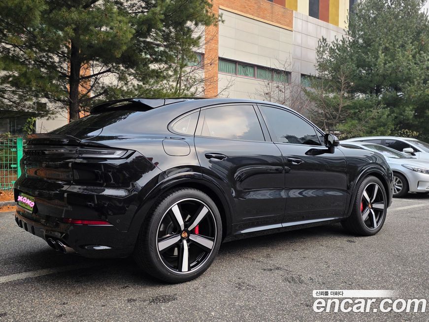 Porsche Cayenne 4.0 GTS Coupe, 2025
