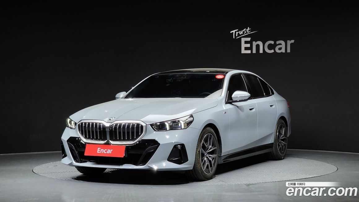 BMW 5-Series 520i M Sport, 2025