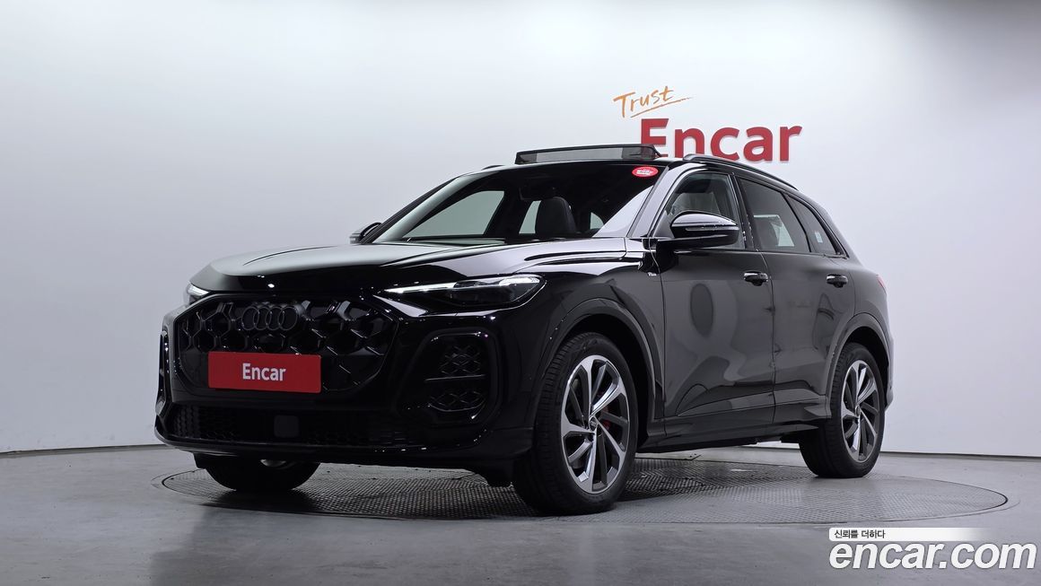 Audi Q5 40 TDI Quattro S Line Black Edition, 2025